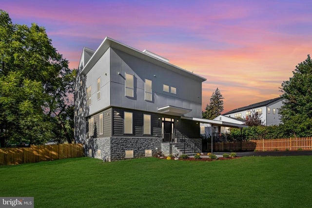 7435 Nigh Rd, Falls Church