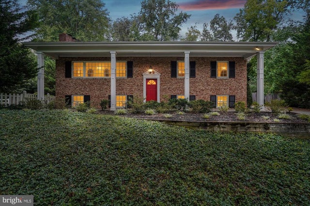 1616 Sherwood Hall Ln, Alexandria