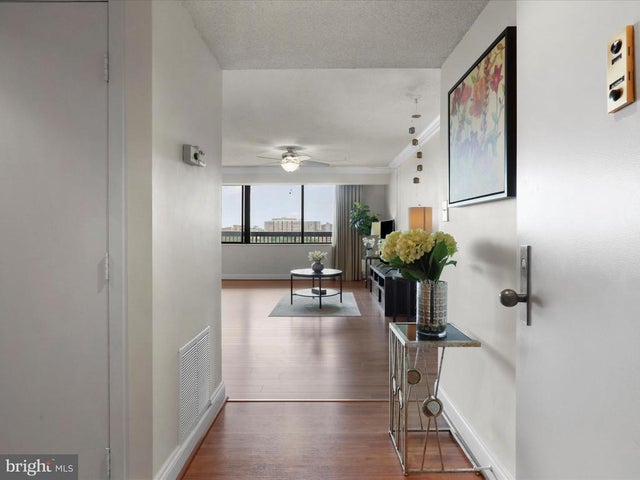 3713 S George Mason Dr #904w, Falls Church