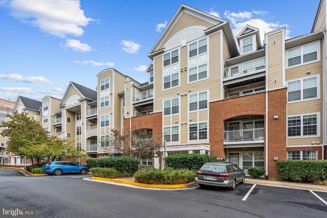 2711 Bellforest Ct #109, Vienna