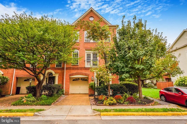 8109 Quinn Ter, Vienna