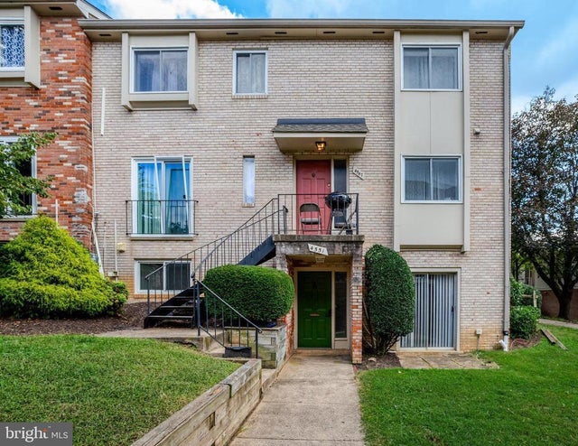 4551 Logsdon Dr, Annandale