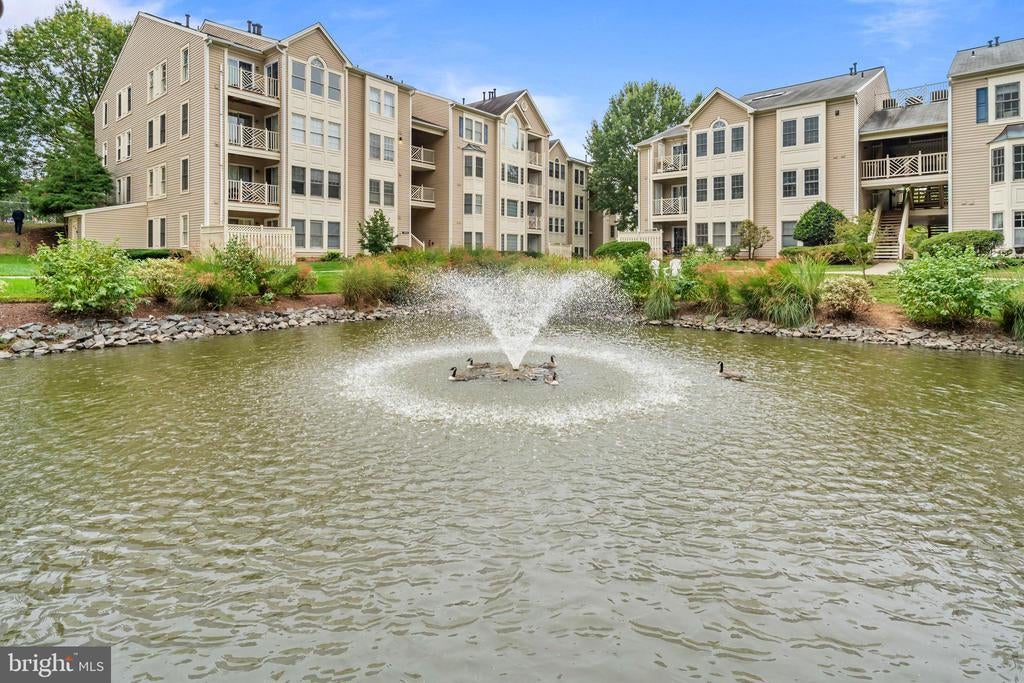 12229 Fairfield House Dr #206, FAIRFAX