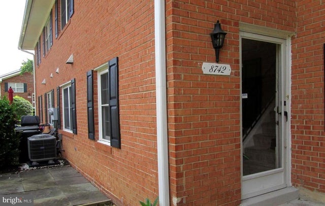 8742 Walutes Cir, Alexandria