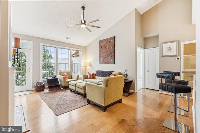 12165 Abington Hall Pl #302, Reston