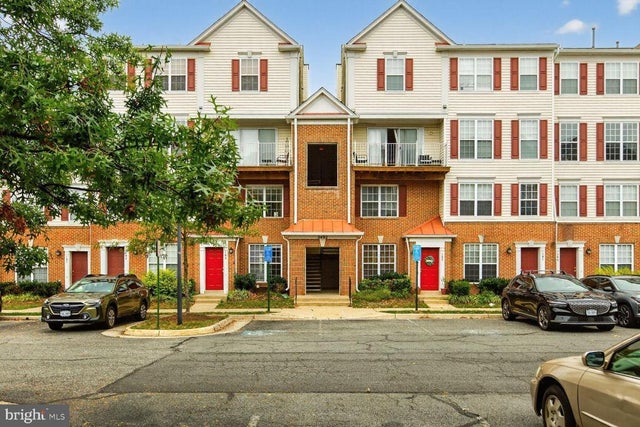 2492 Quick St #103, Herndon