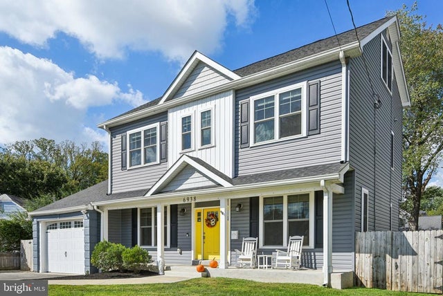 6938 Weston Rd, Falls Church