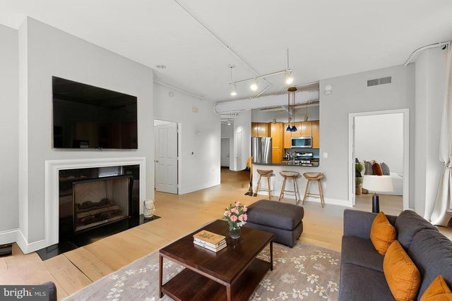 4490 Market Commons Dr #202, Fairfax