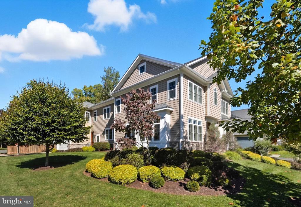 609 Kingsley Rd Sw, VIENNA