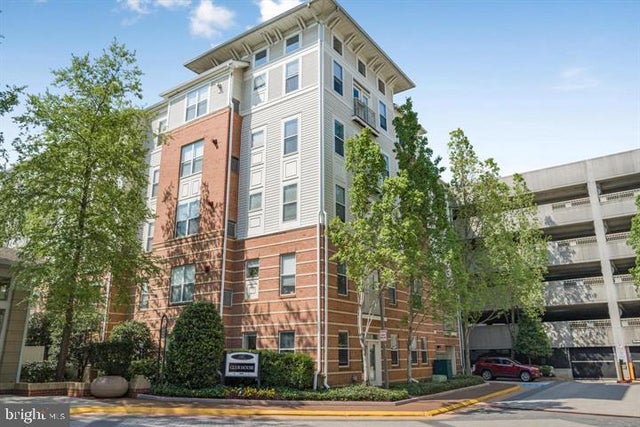 9486 Virginia Center Blvd #203, Vienna