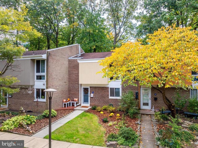 1775 Wainwright Dr, Reston