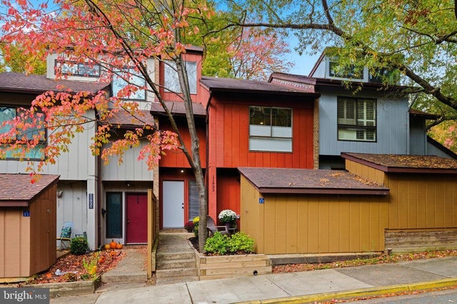 11933 Escalante Ct, Reston