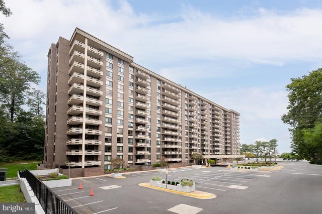 1808 Old Meadow Rd #1115, Mclean