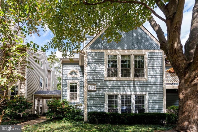 7778 Willow Point Dr #7778, Falls Church