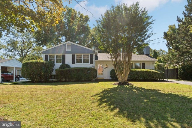 1913 Courtland Rd, Alexandria