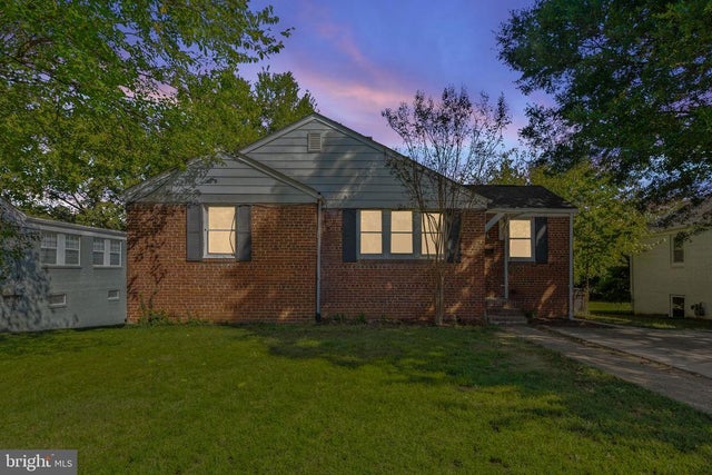 2716 School St, Alexandria