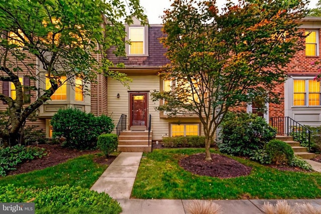 7930 Peyton Forest Trl, Annandale