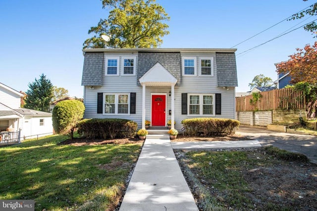 6908 Barrett, Falls Church