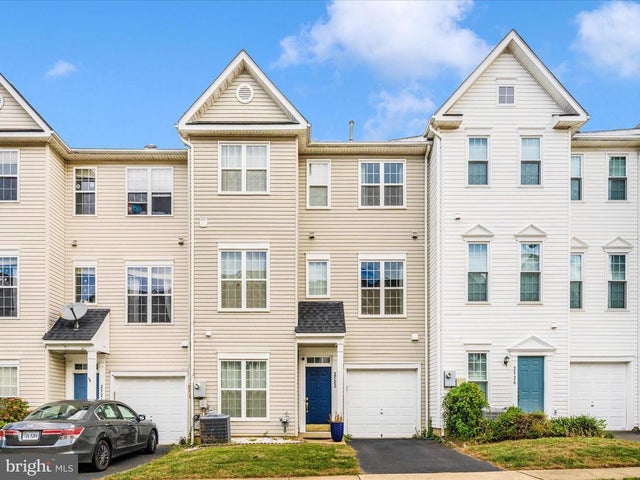 2522 Logan Wood Dr, Herndon