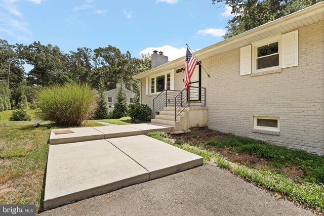 11929 Waples Mill Rd, Oakton