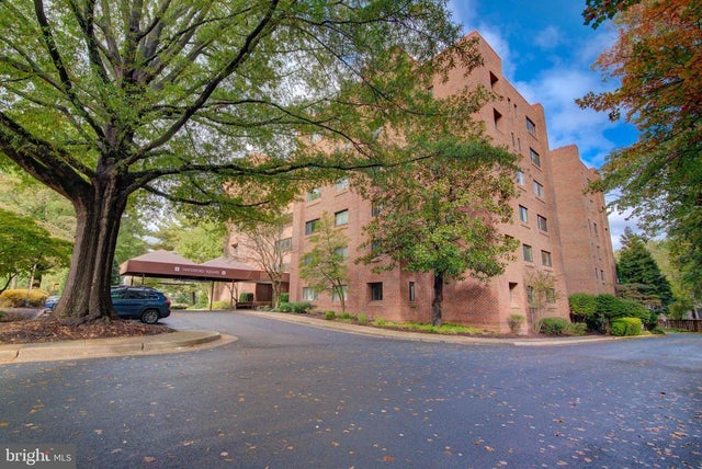 11500 Fairway Dr #208, Reston