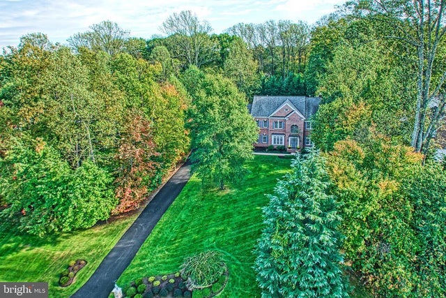 12197 Wild Horse Dr, Fairfax