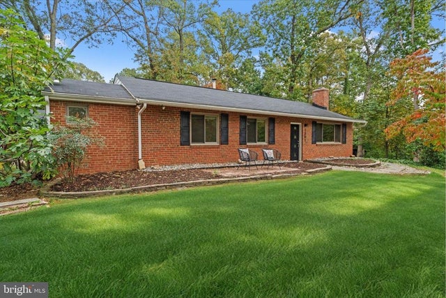 1301 Gahant Rd, Alexandria