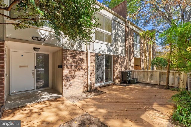 11430 Links Dr, Reston