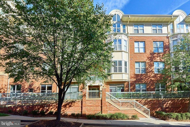 1851 Stratford Park Pl #212, Reston