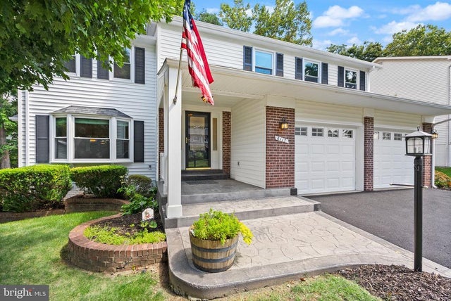 6117 Mountain Springs Ln, Clifton