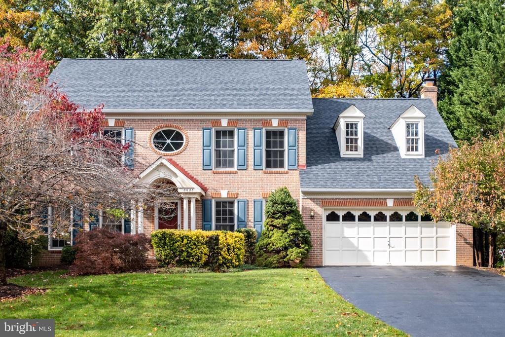 8625 Oak Chase Cir, FAIRFAX STATION