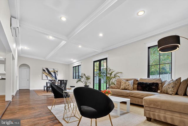 1534 Youngs Point Pl, Herndon