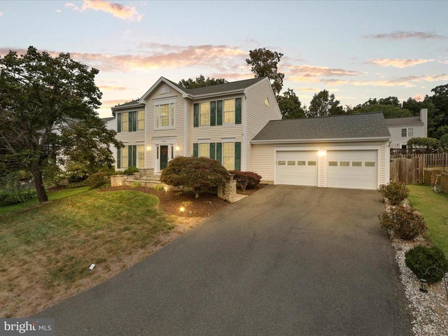 6488 Palisades Dr, Centreville