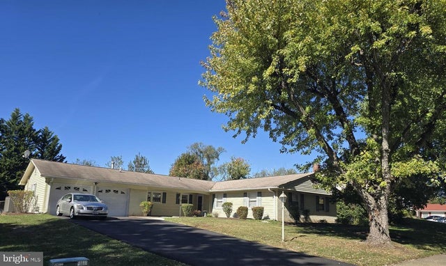 12820 Point Pleasant Dr, Fairfax