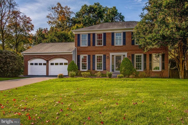 2131 Robin Way Ct, Vienna