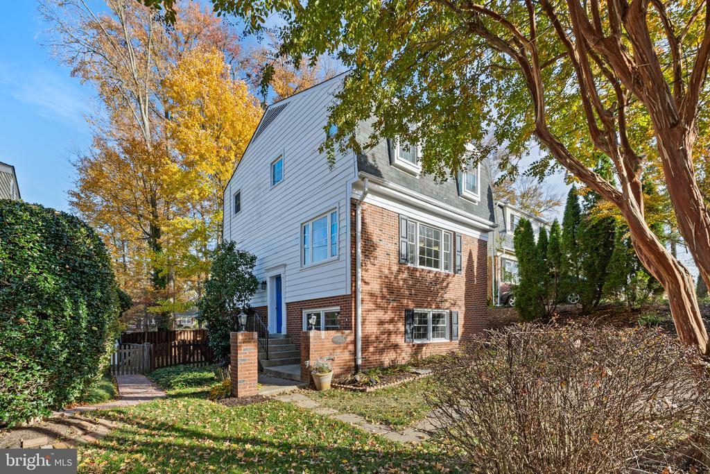 8643 Curtis Ave, ALEXANDRIA