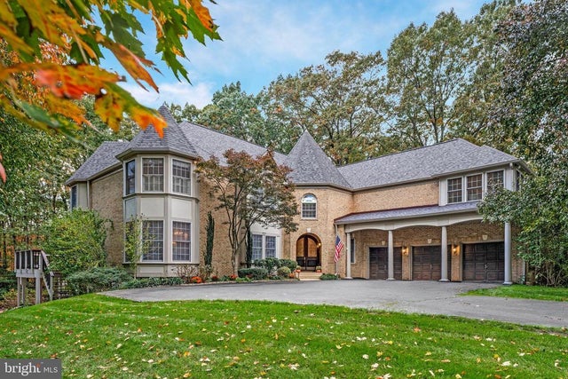 6507 Burke Woods Dr, Burke