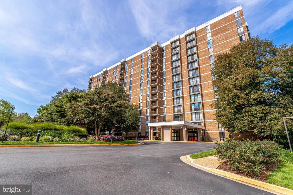 2300 Pimmit Dr #919, FALLS CHURCH