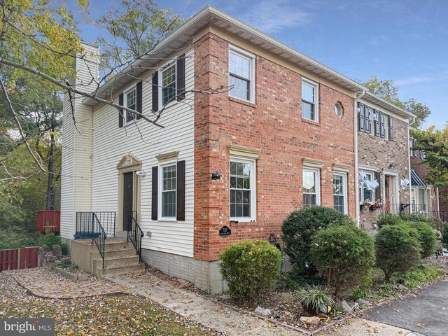 7137 Lake Cove Dr, Alexandria