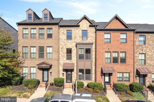 9337 Lemon Mint Ct, Fairfax