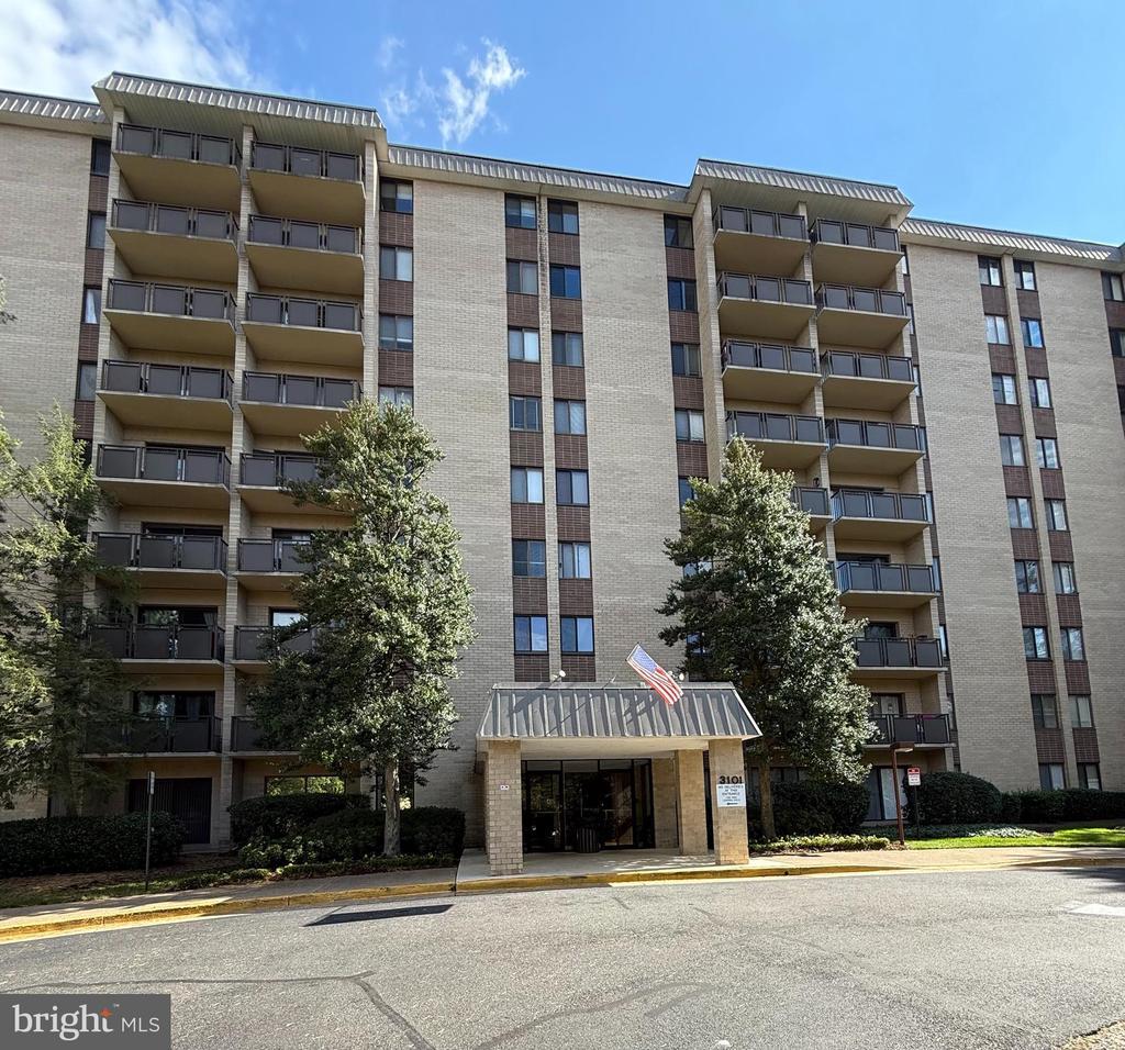 3101 S Manchester St #415, FALLS CHURCH