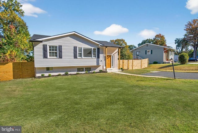 8915 Sylvania St, Lorton