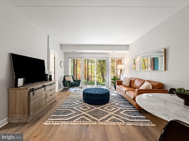 11813 Breton Ct #1a, Reston