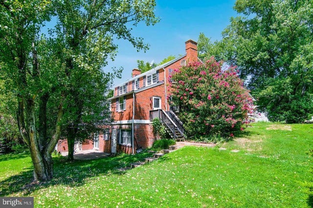 1295 Colvin Forest Dr, Vienna