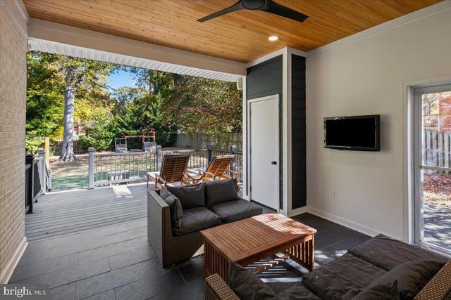 4504 Neptune Dr, Alexandria