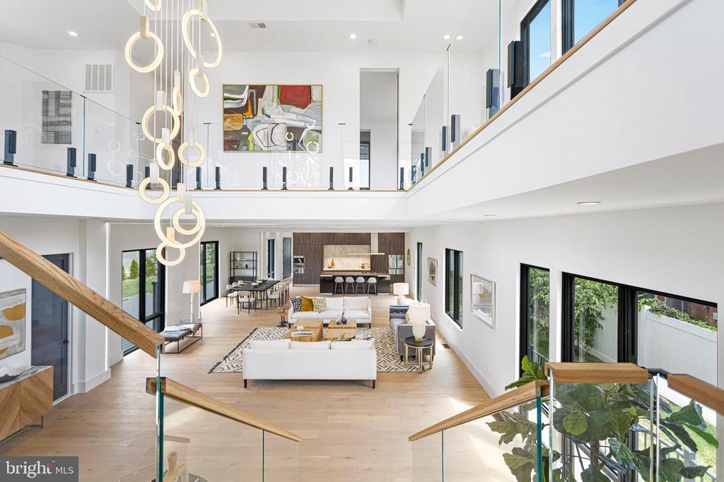 1733 Chain Bridge Rd, MCLEAN