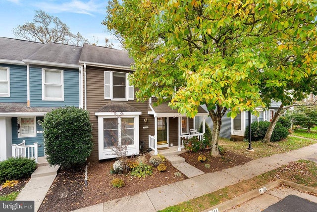 1550 Poplar Grove Dr, Reston