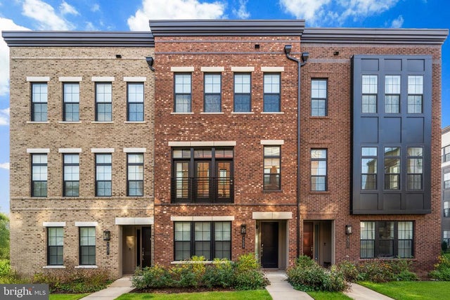 7509 Sawyer Farm Way #2002, Mclean