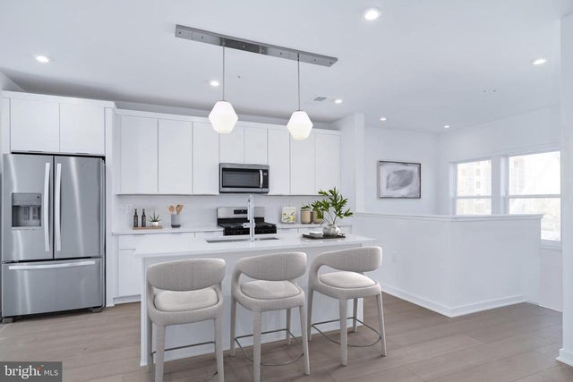 14391 Glen Manor Dr, CHANTILLY