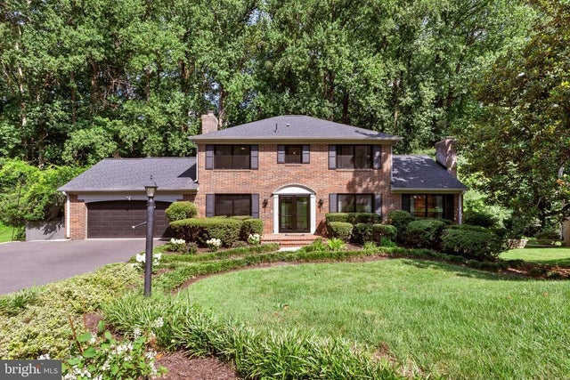 8908 Lynnhurst Dr, Fairfax